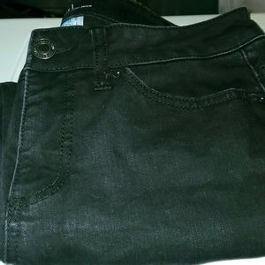 Time & Tru mid rise Capri jeans
